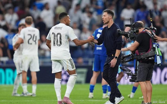 开云体育中国官网-皇家马德里发布备战花絮，关键时刻外线爆发，欧联任务艰巨，资深球员宣示担当的简单介绍